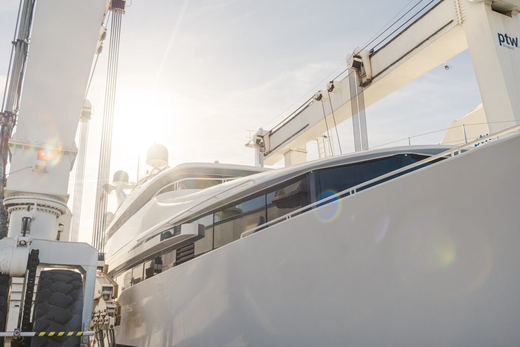 yacht refit valnau nautica valencia